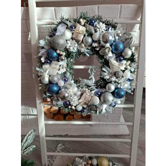 Венок рождественский синий ручной работы