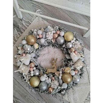 Венок рождественский с золотым оленем