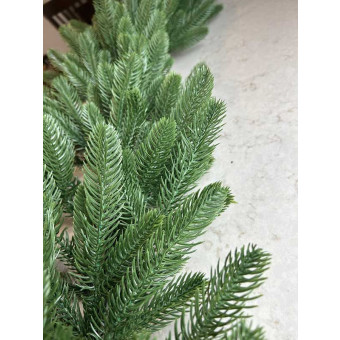 Еловая ветка Роял 2,0 м
